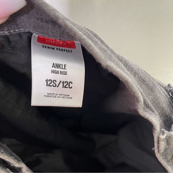 Express High Waist Gray Wash Destruction Zippered Jeans 12 - Picture 6 of 7